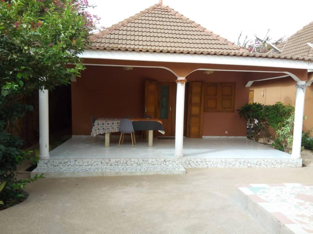 Chez Coumba et Daniel Bed & Breakfast Saly Portudal Exterior foto